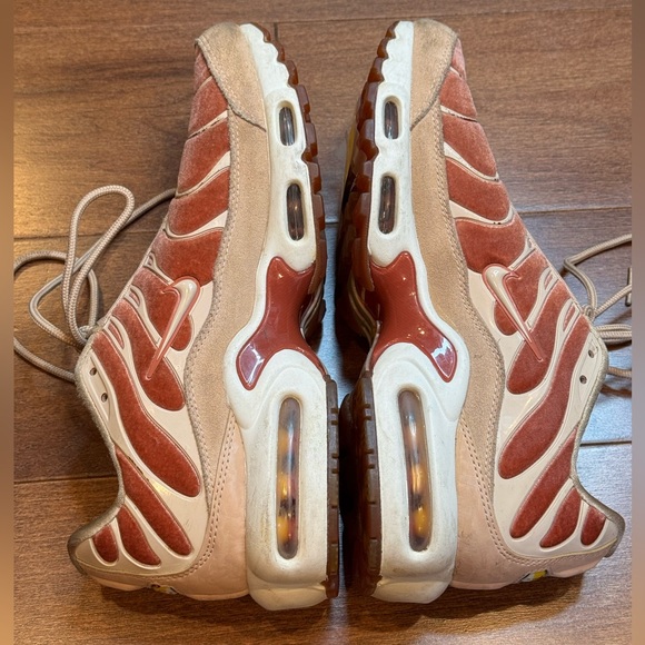 NIKE Air Max Plus LX-Velvet-Dusty Peach & Tan - Picture 7 of 12